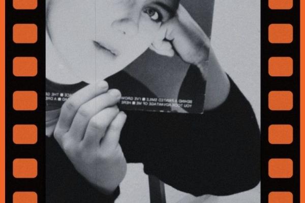 Zapraszamy do konkursu fotograficznego “Ubierz się w książkę”